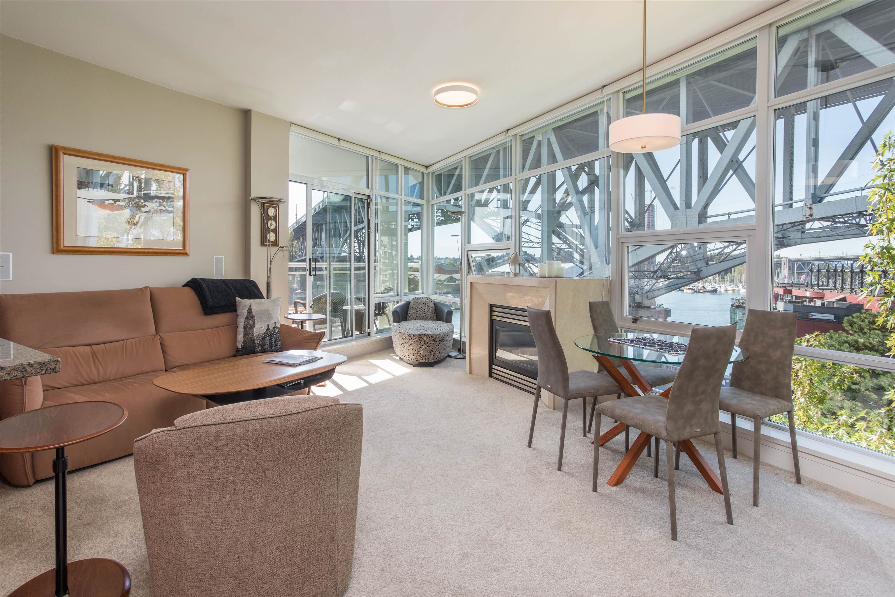 628 Kinghorne Mews #605, Vancouver, BC V6Z 3H6