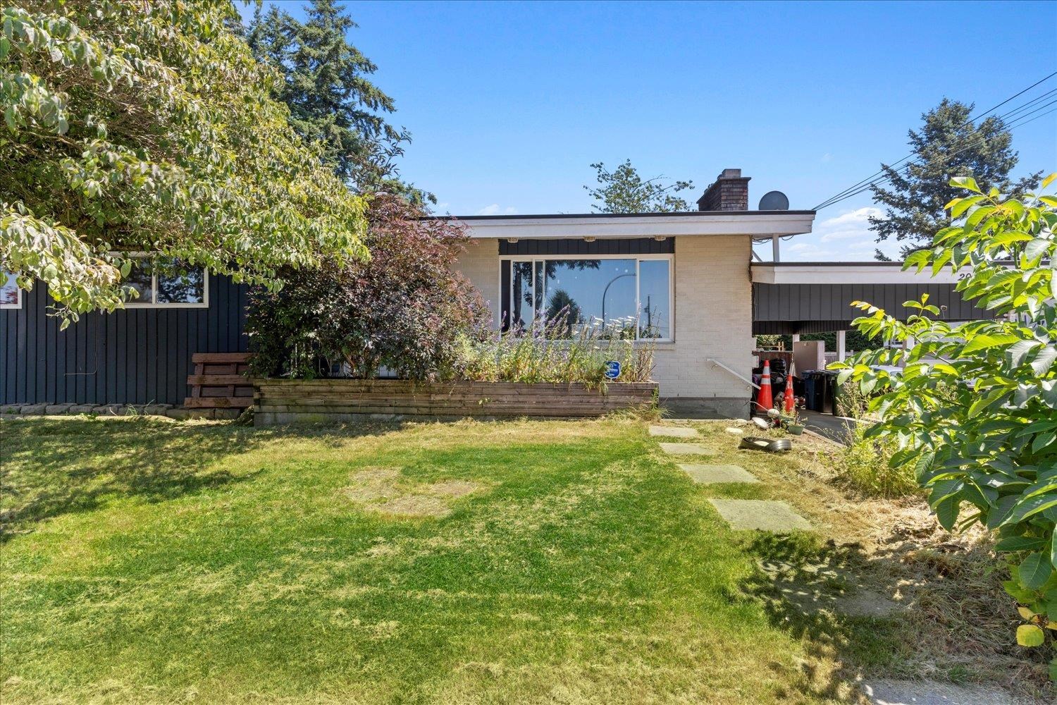 2086 Sherwood Crescent, Abbotsford, BC V2T 1B8