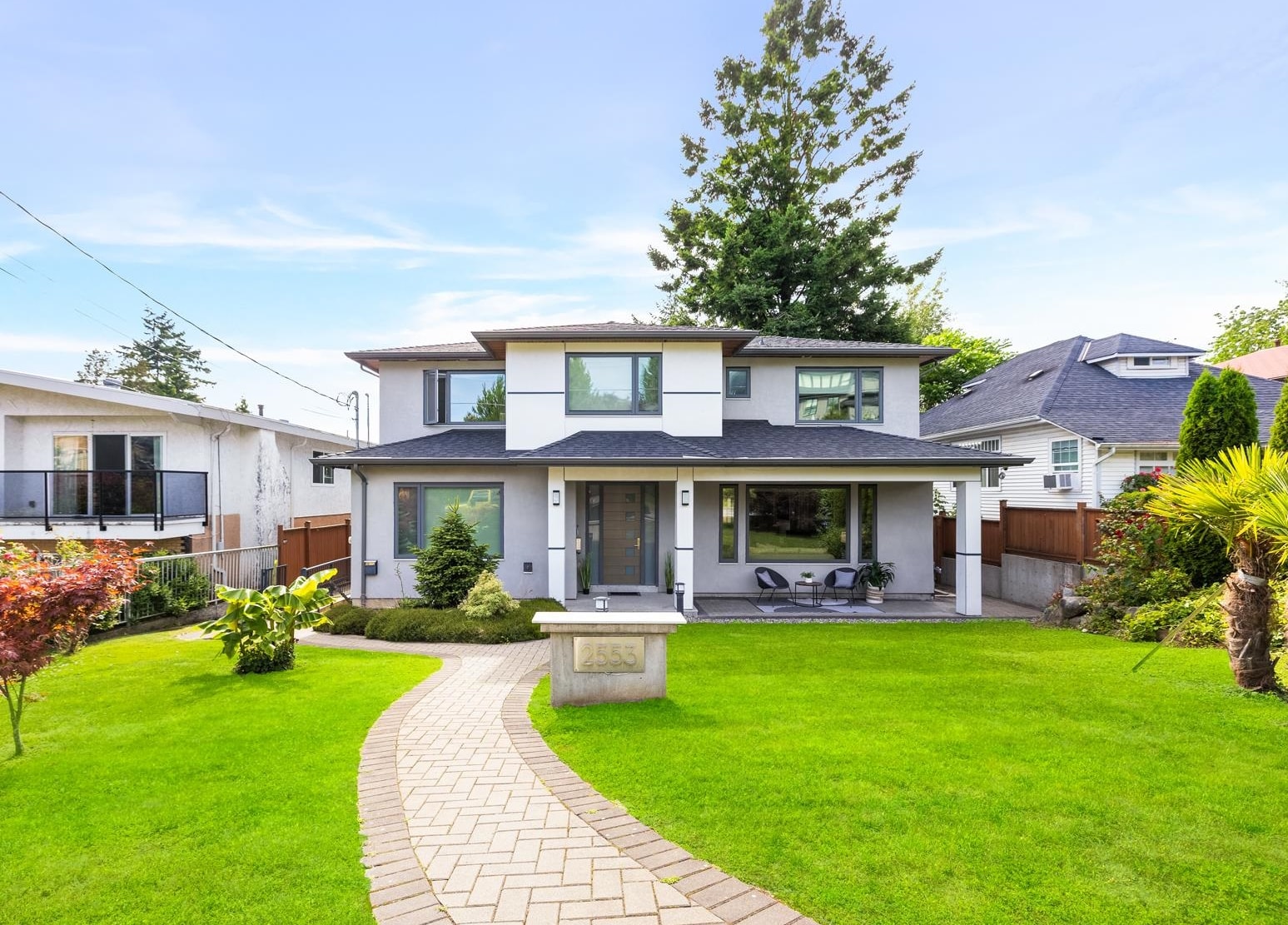 2553 Western Avenue, North Vancouver, BC V7N 3L2