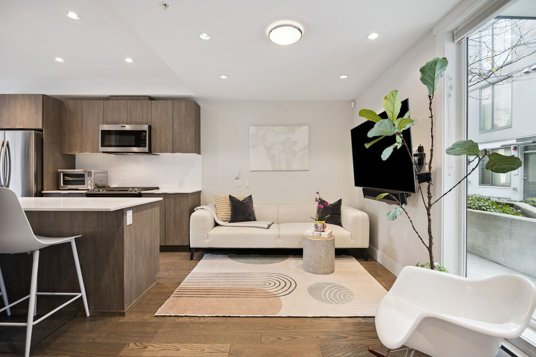 531 East 16th Avenue #13, Vancouver, BC V5T 2V1