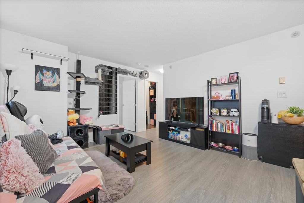 111 West Georgia Street #2205, Vancouver, BC V6B 1T8