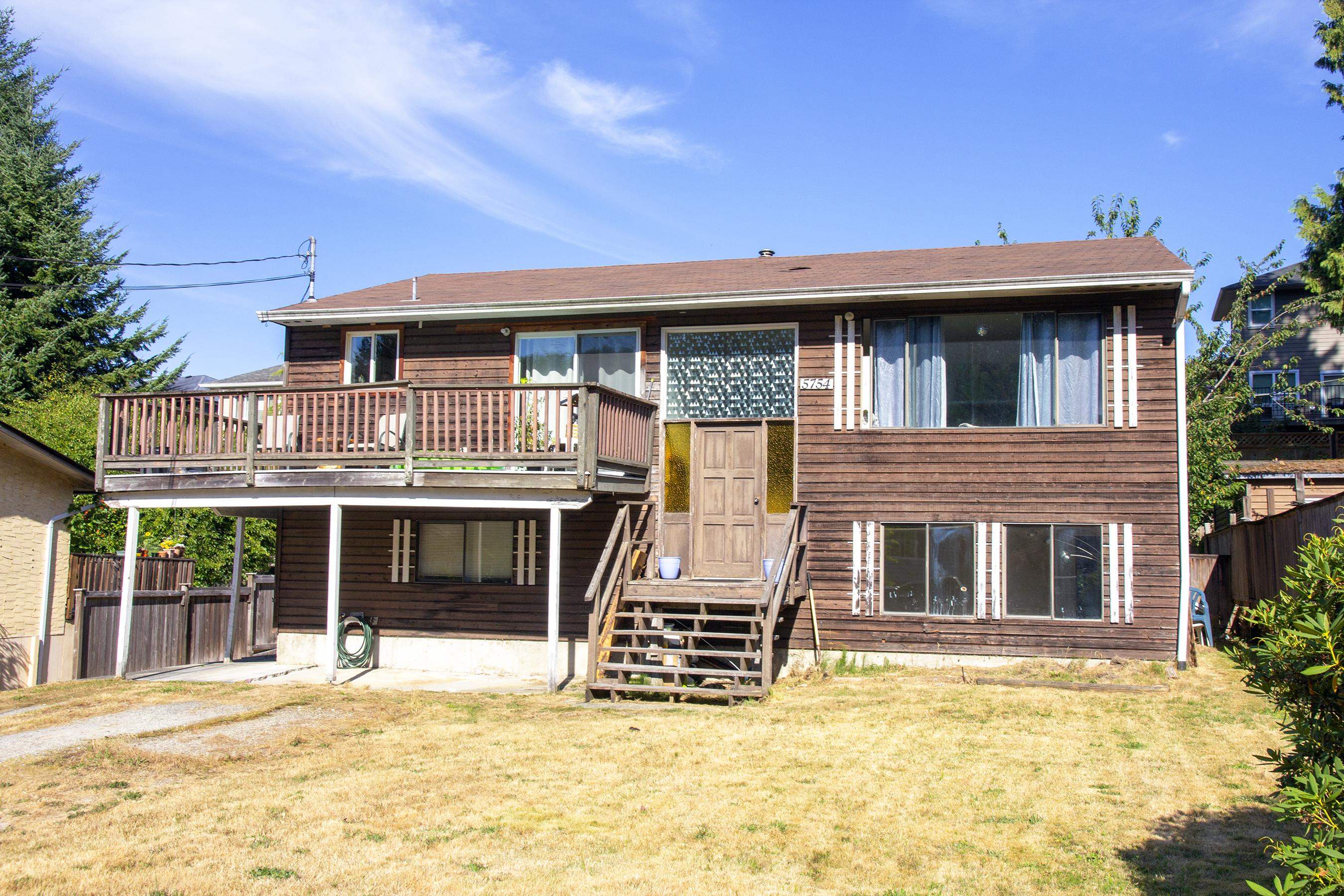 5754 Binnacle Ave, Sechelt, BC V7Z 0R4