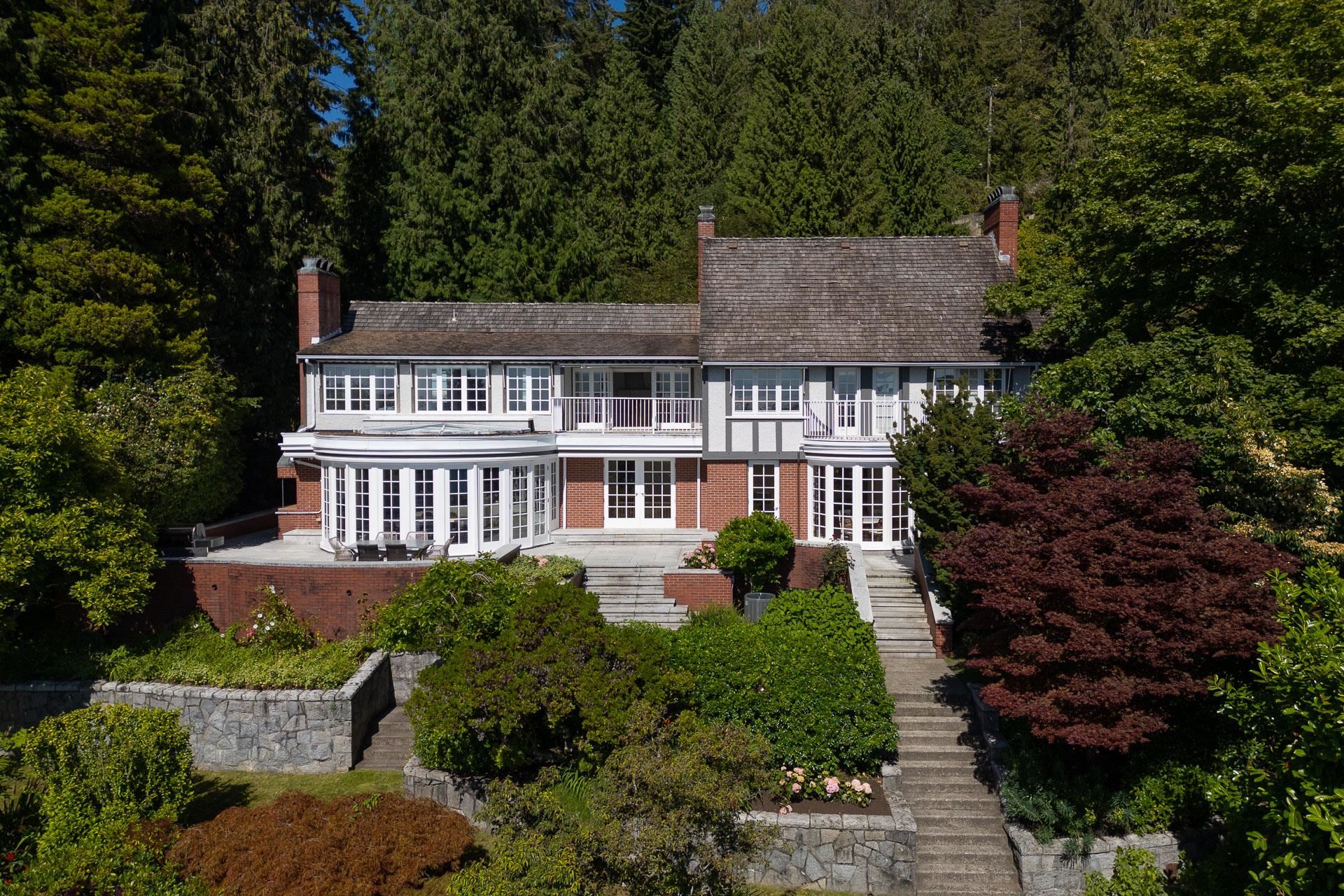 5240 Marine Drive, West Vancouver, BC V7W 2P8