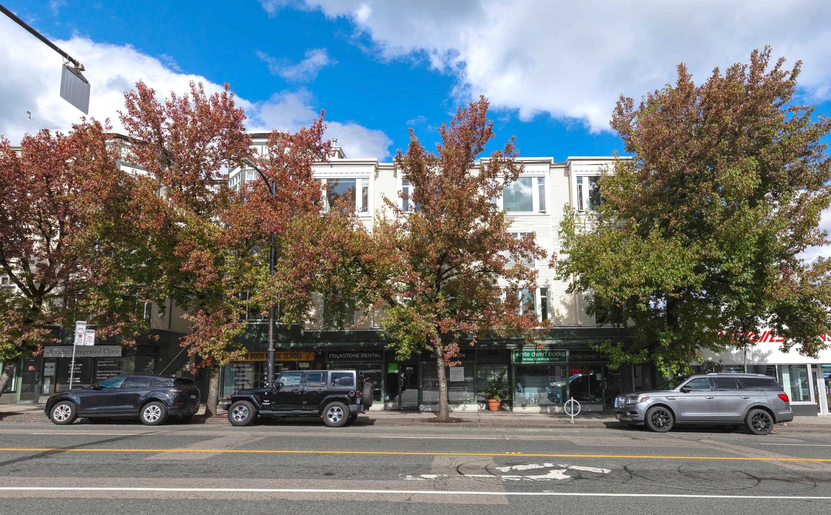 3727 West 10th Avenue #215, Vancouver, BC V6R 2G5