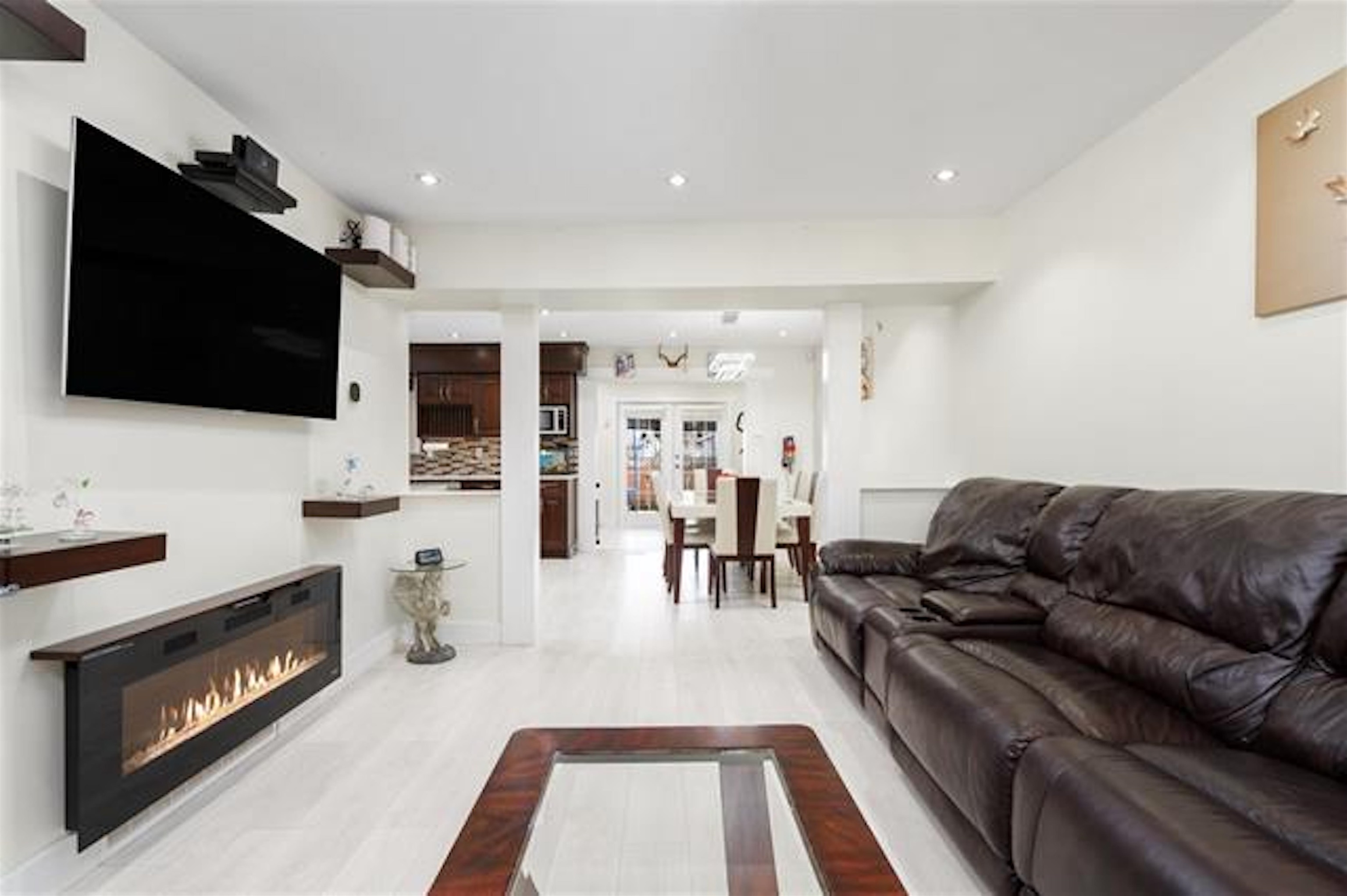 146a Street, Surrey, BC V3R 6X7