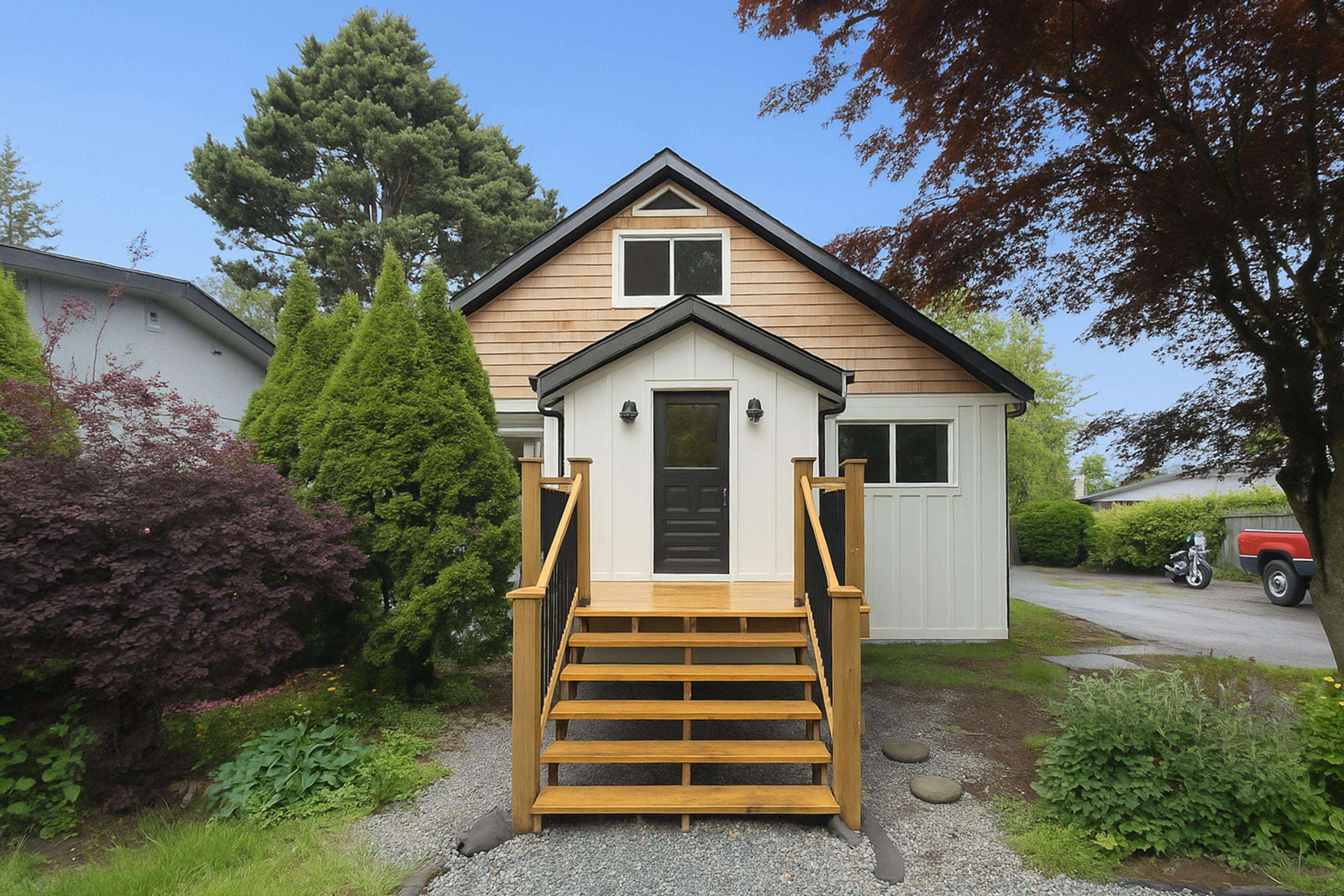 20831 River Road, Maple Ridge, BC V2X 1Z8
