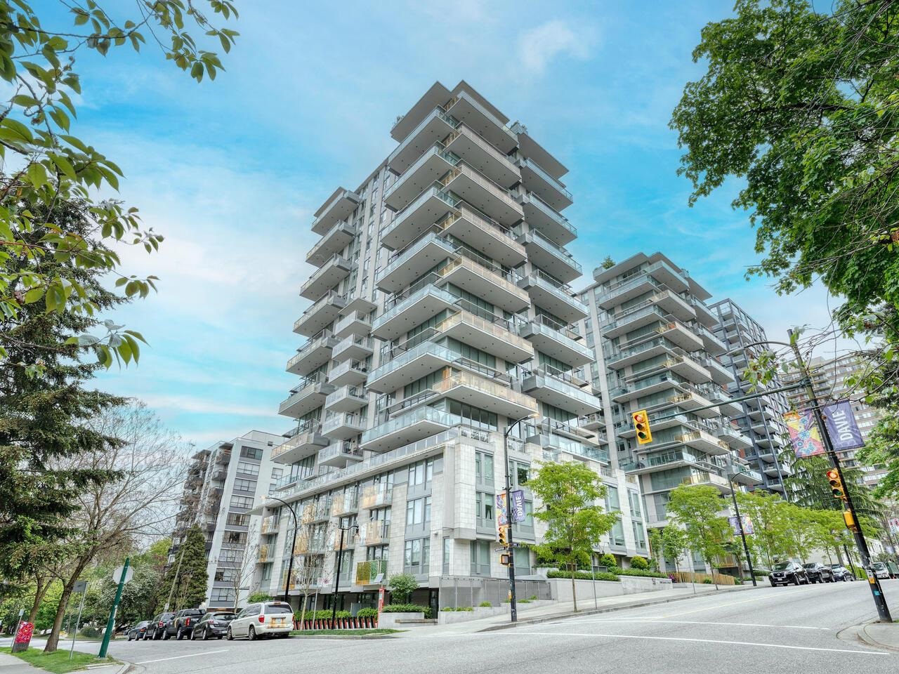 1180 Broughton Street #1704, Vancouver, BC V6G 2B1