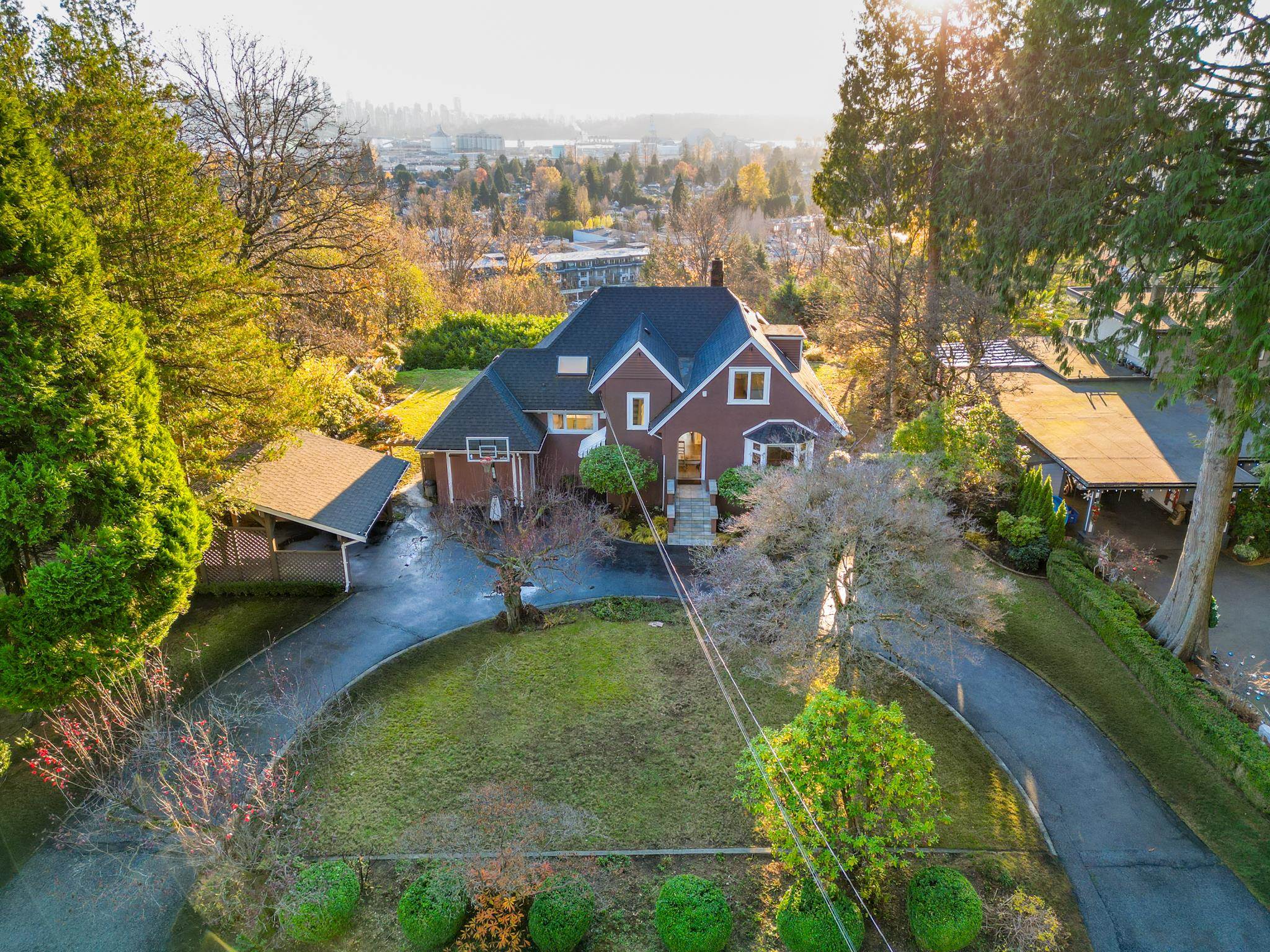 1275 Keith Road, North Vancouver, BC V7P 1Y9