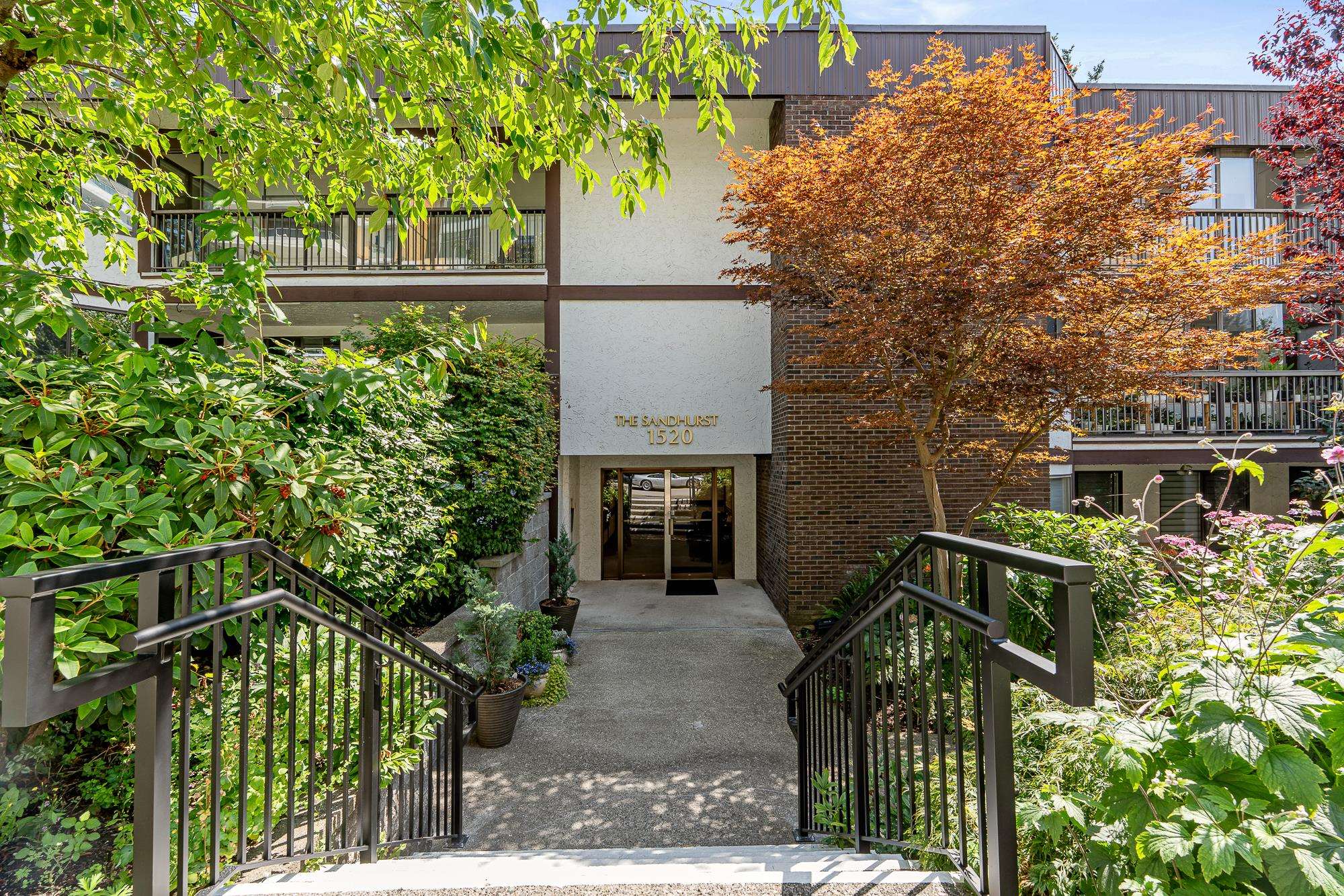1520 Vidal Street #302, White Rock, BC V4B 3T7