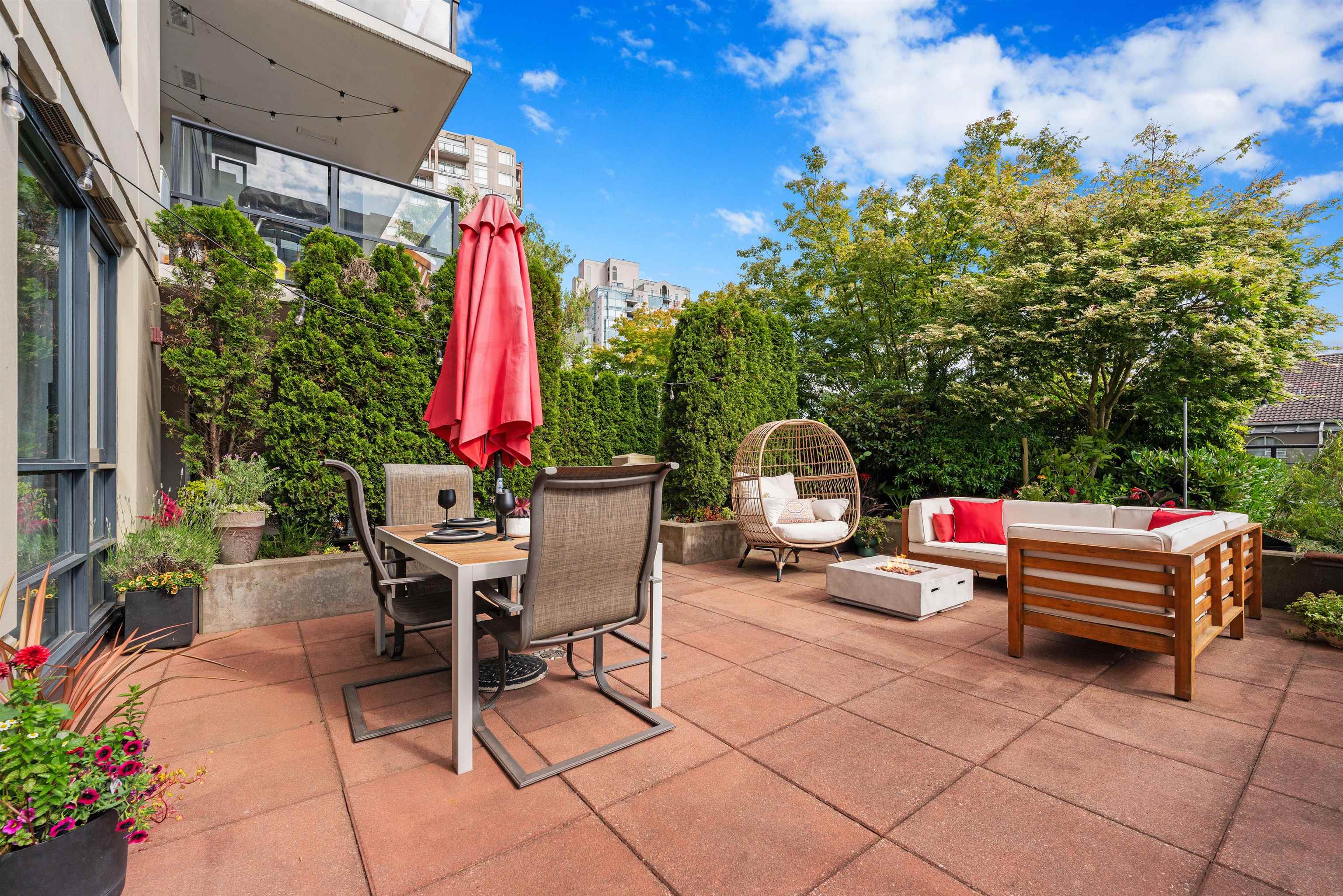1 Renaissance Square #405, New Westminster, BC V3M 0B6