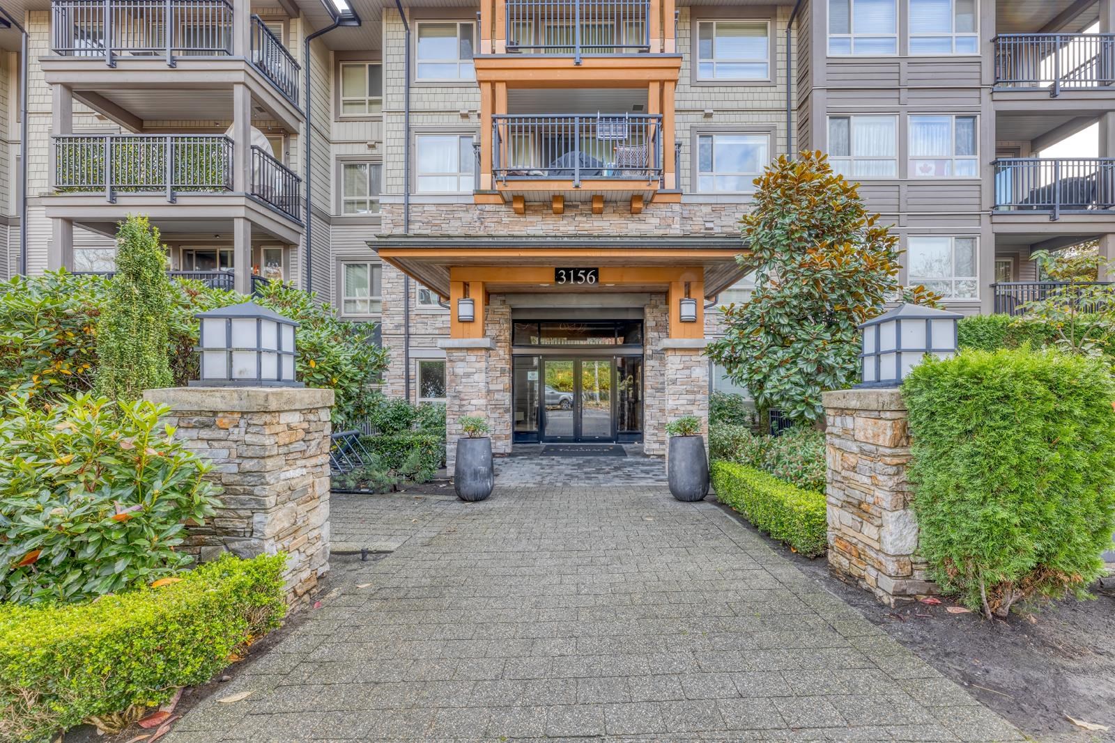 3156 Dayanee Springs Boulevard #202, Coquitlam, BC V3E 0B7