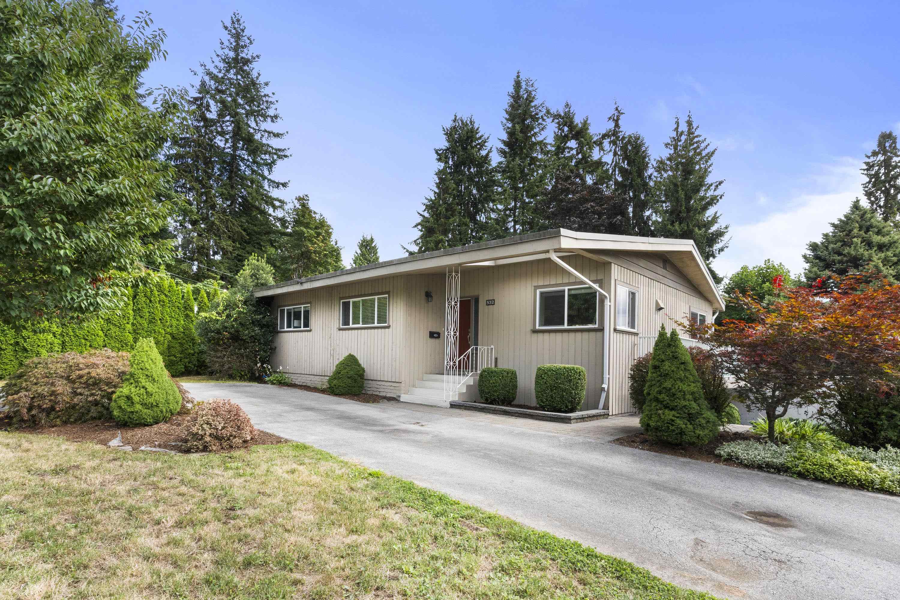 532 Perth Avenue, Coquitlam, BC V3J 2E3