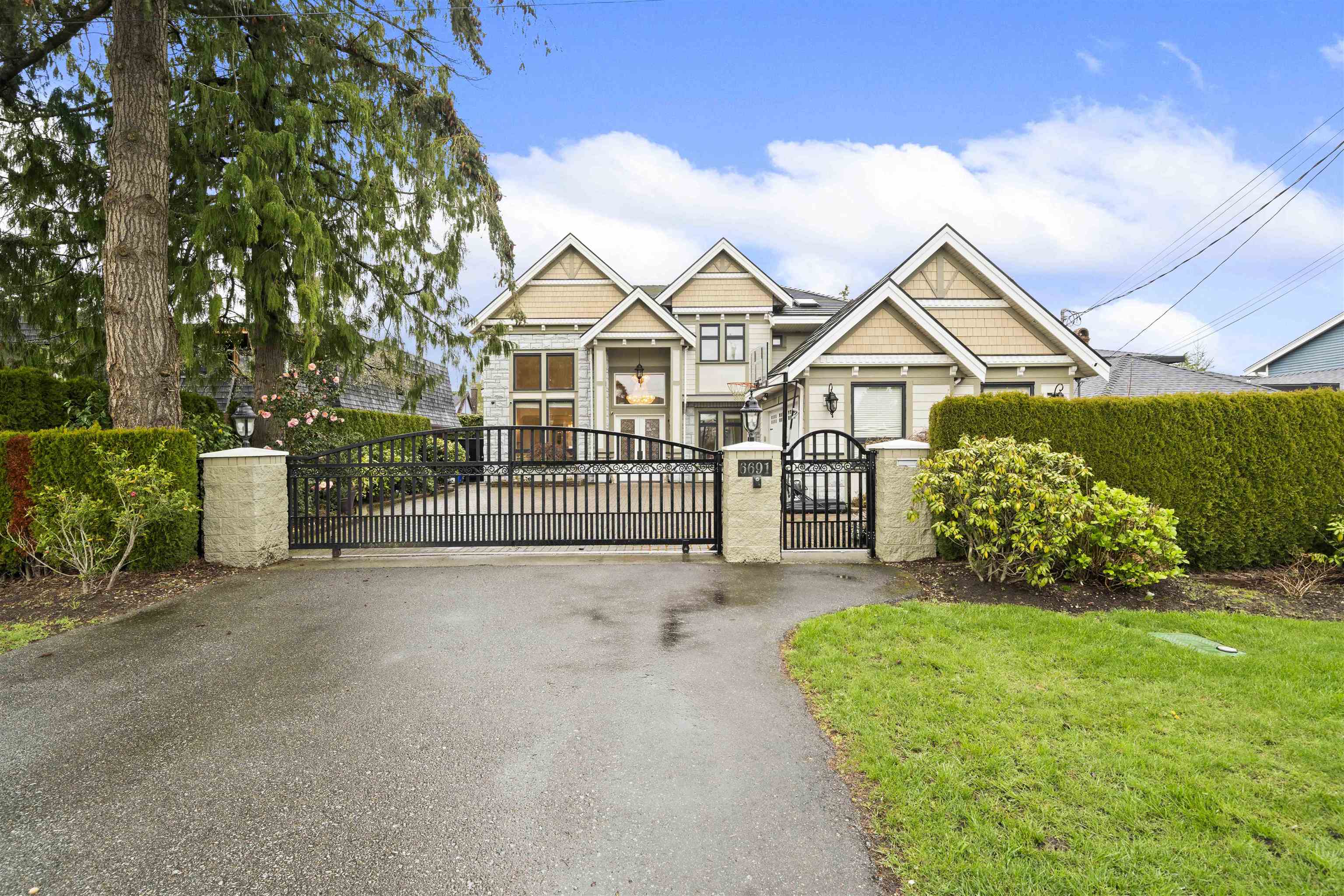 6691 Woodwards Road, Richmond, BC V7E 1H2