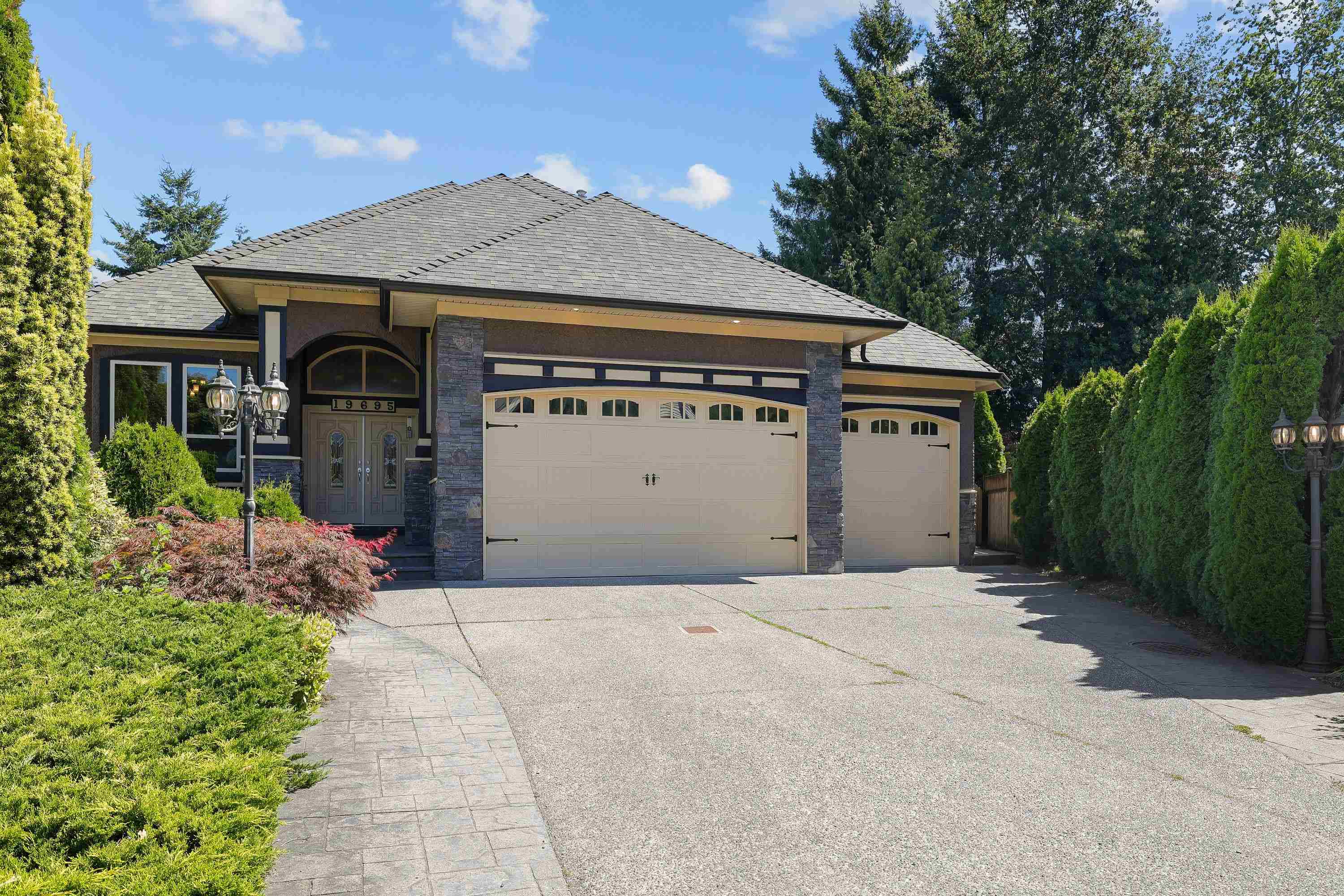 71 Avenue, Surrey, BC V2Y 2Z7