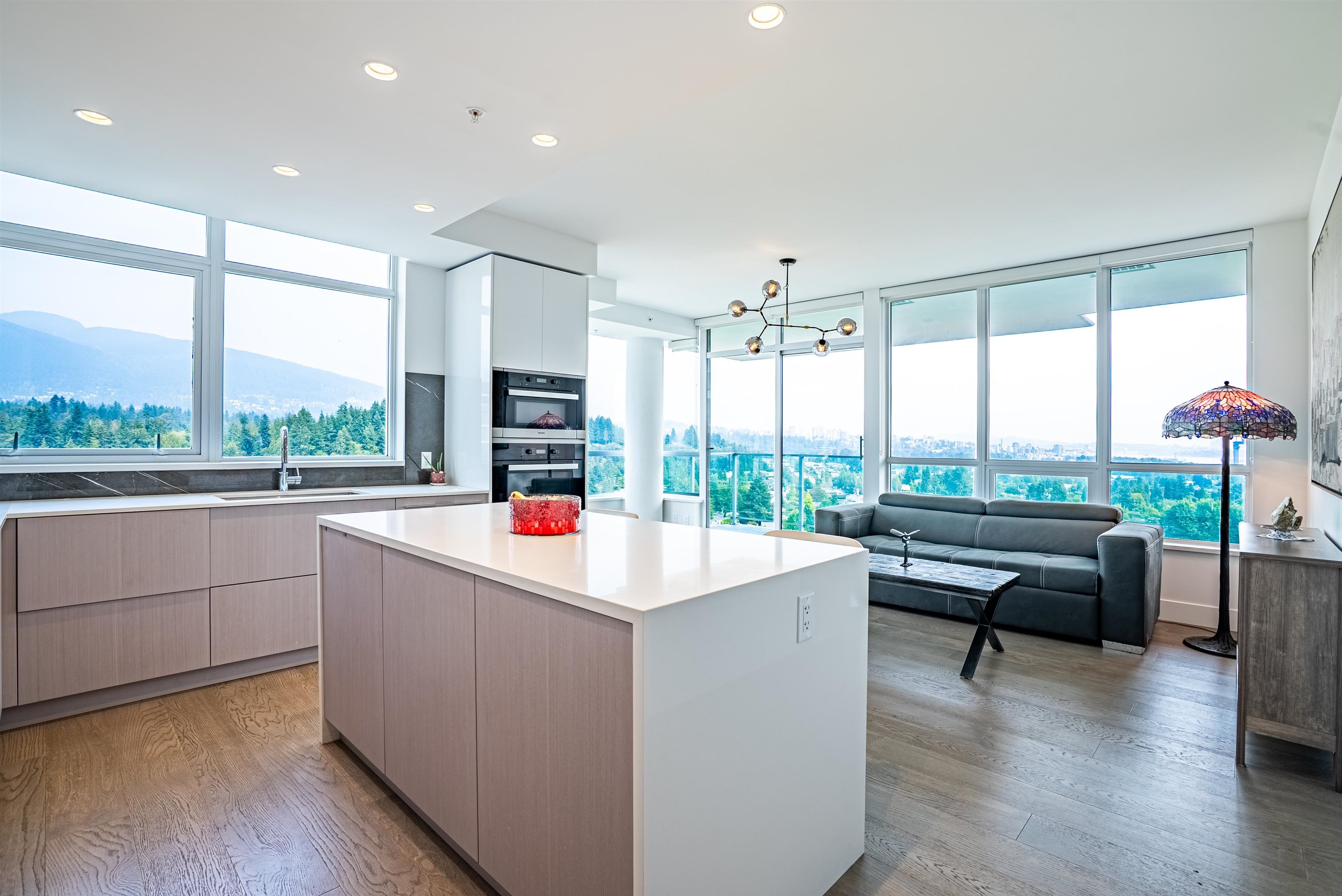 1632 Lions Gate Lane #1601, North Vancouver, BC V7P 0E2