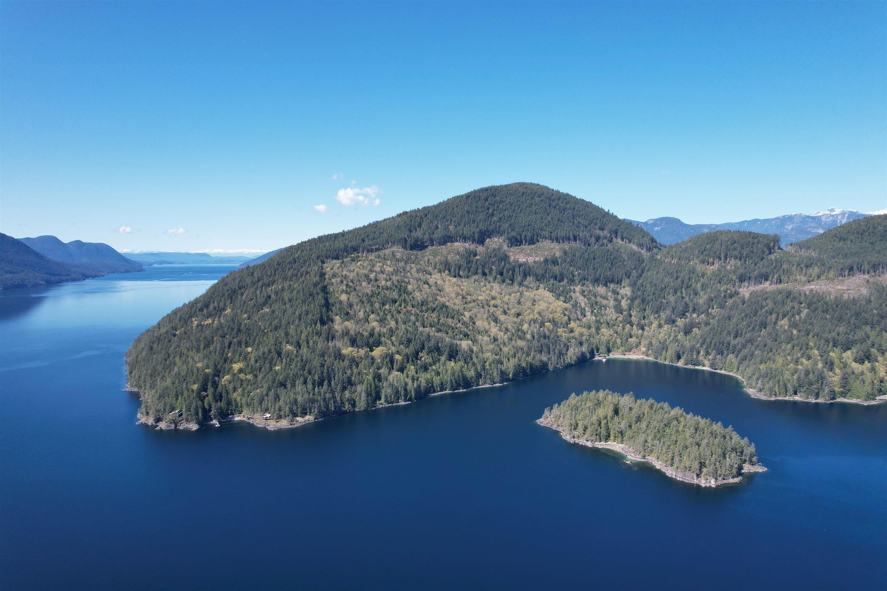 4055 E Dark Cove Jervis Road, Madeira Park, BC V0N 2H4