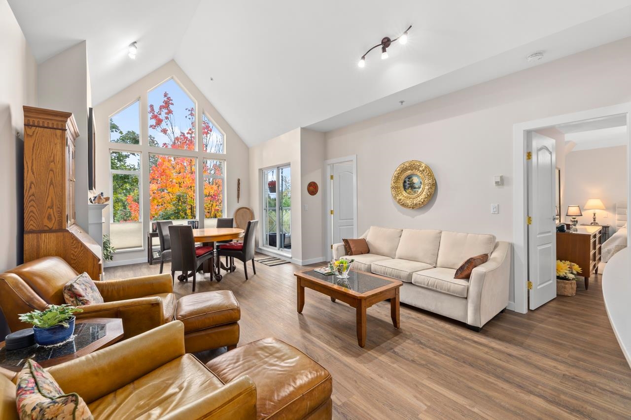 678 West Queens Road #unit 403, North Vancouver, BC V7N 2L3