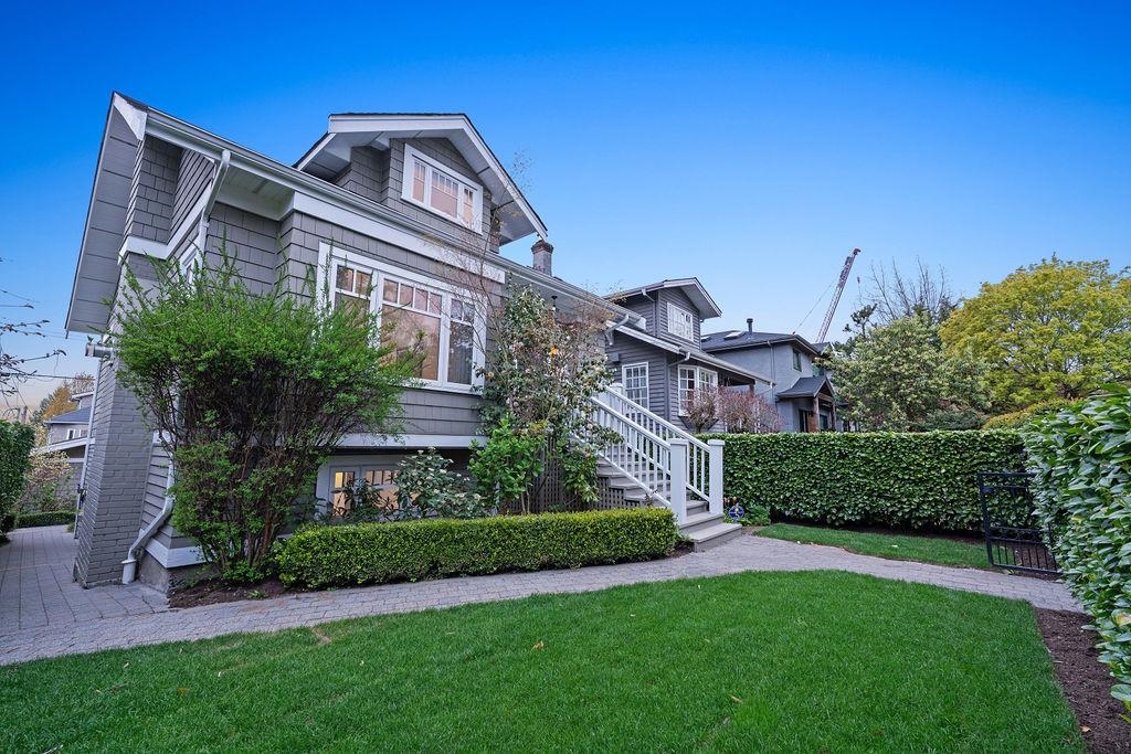 6591 Vine Street, Vancouver, BC V6P 5W6