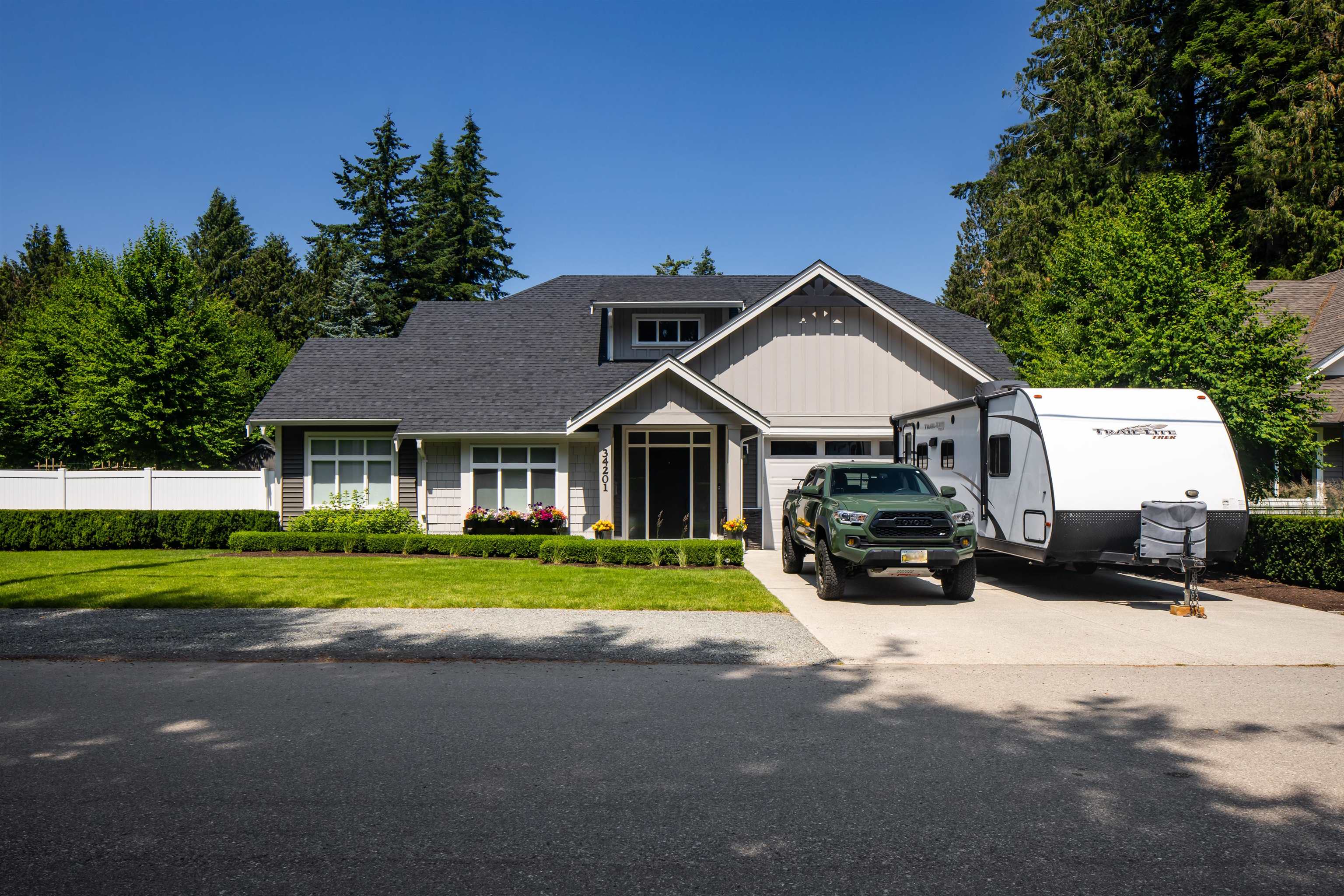 34201 Woodbine Crescent, Abbotsford, BC V2S 2R4
