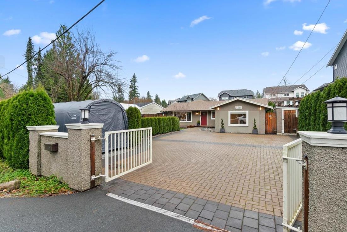 24055 Fern Crescent, Maple Ridge, BC V4R 2S1