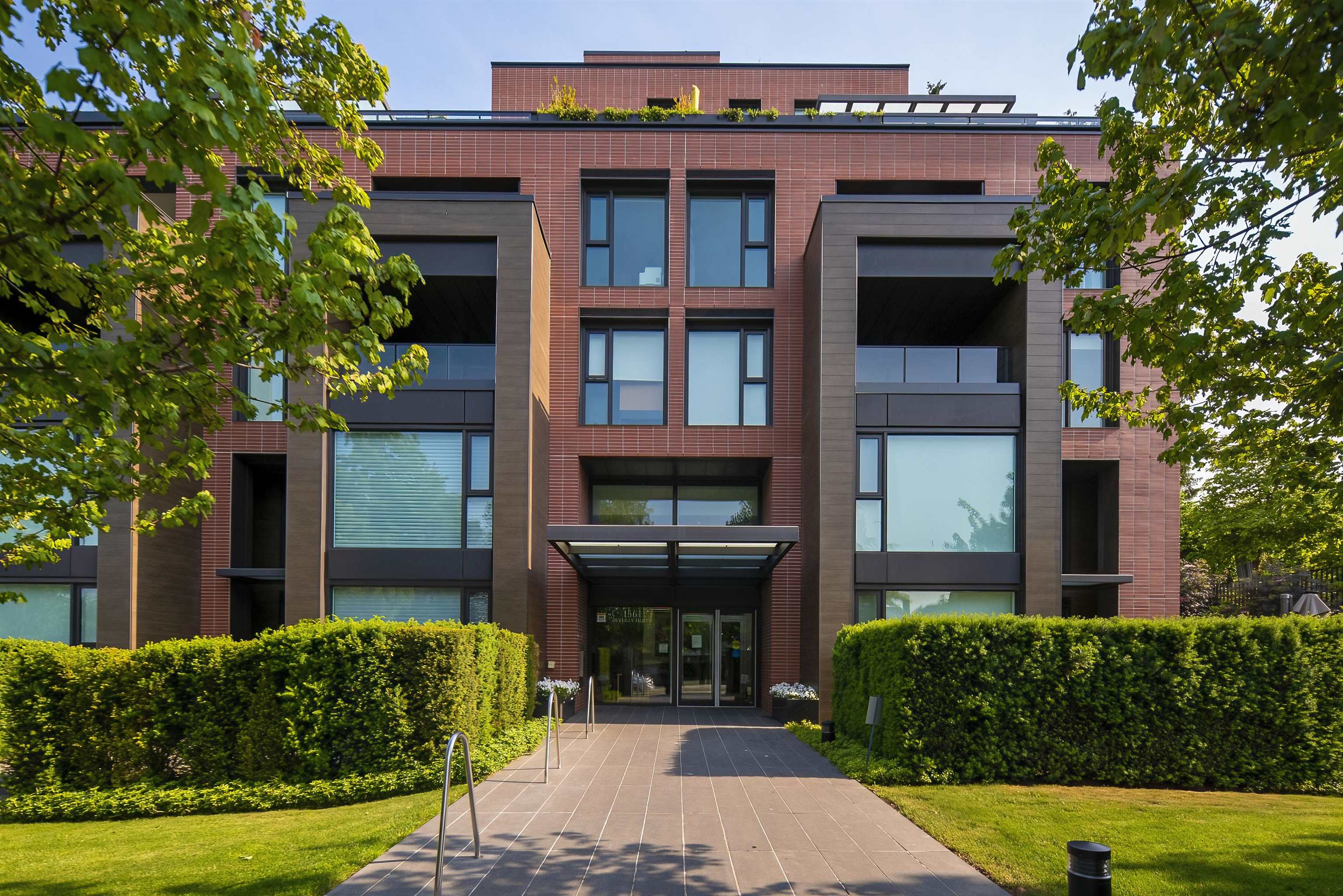 1561 West 57th Avenue #310, Vancouver, BC V6P 0H5