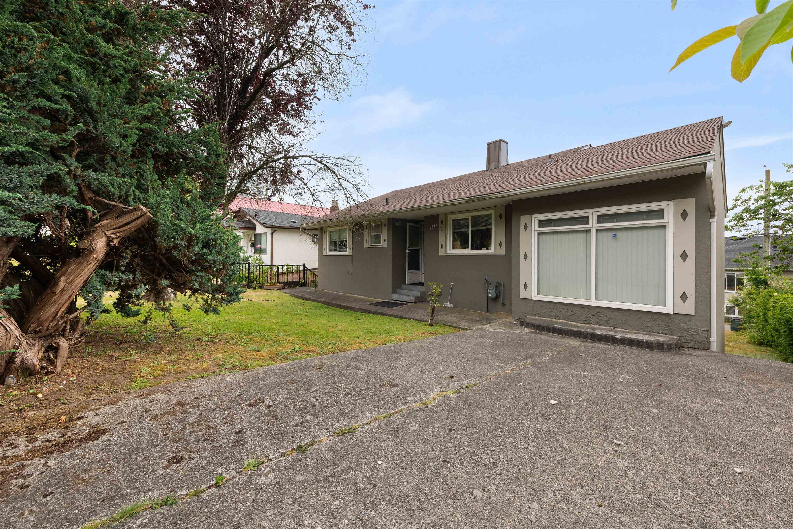 4561 Nanaimo Street, Vancouver, BC V5N 5J5