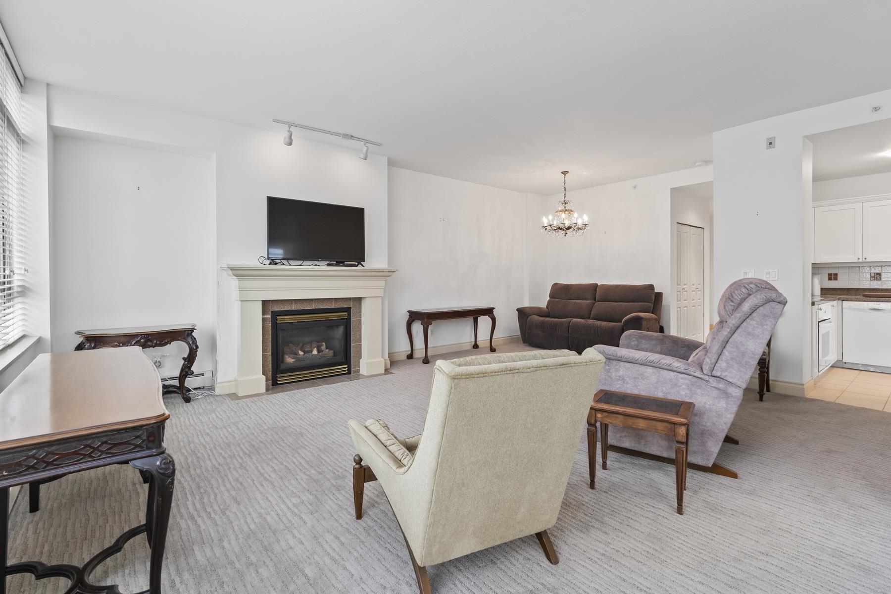 1896 Marine Drive #205, West Vancouver, BC V7V 1J6
