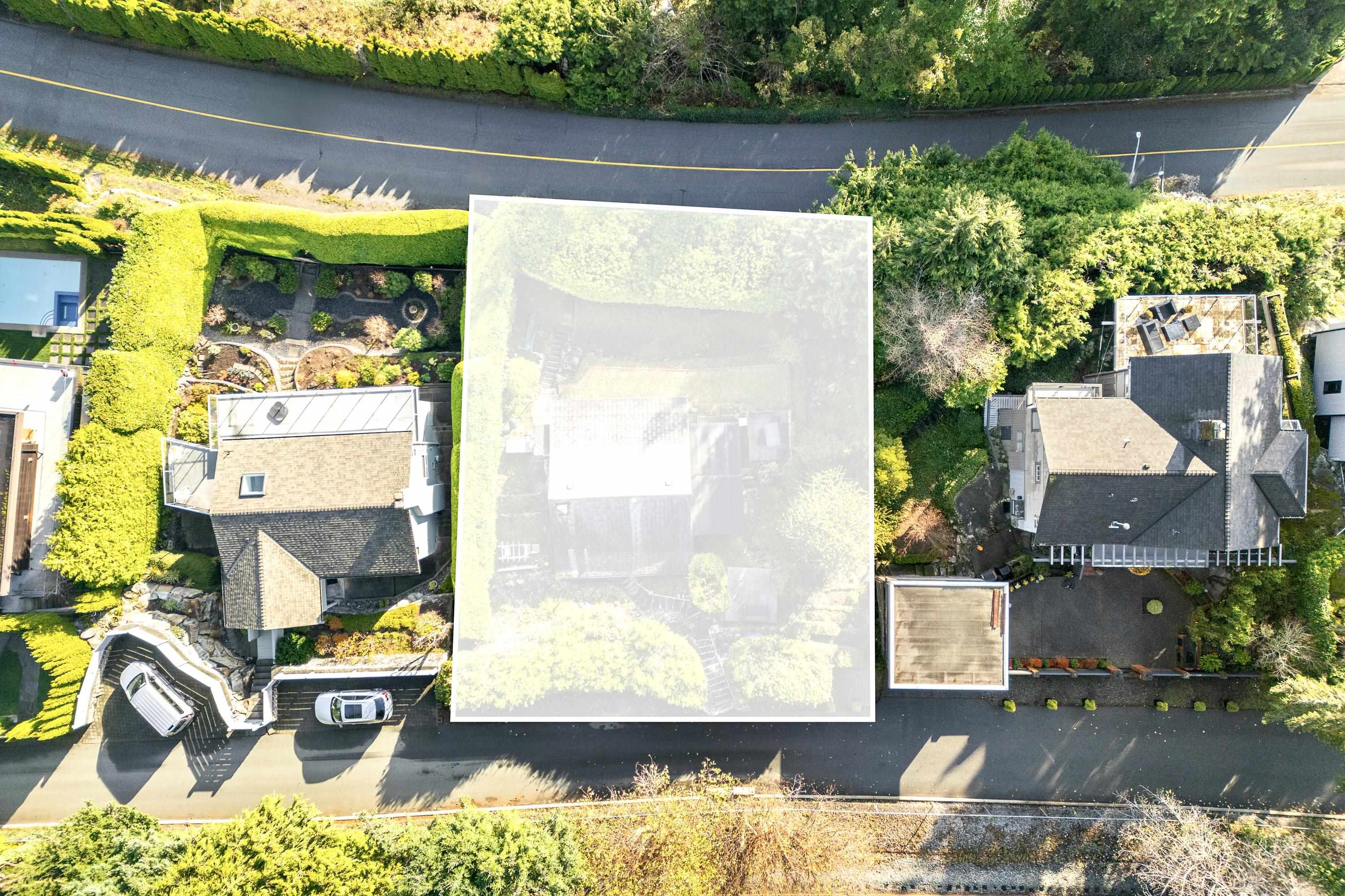 3575 3575 Sunset Lane, West Vancouver, BC V7V 0A9