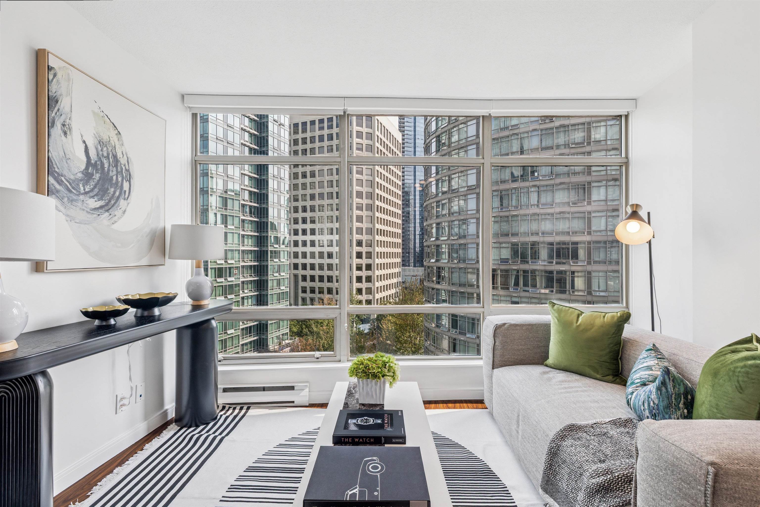 1288 Alberni Street #901, Vancouver, BC V6E 4N5