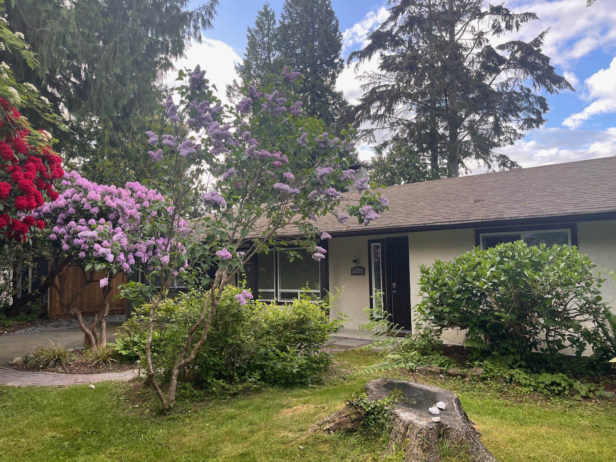 5683 Medusa Street, Sechelt, BC V0N 3A0