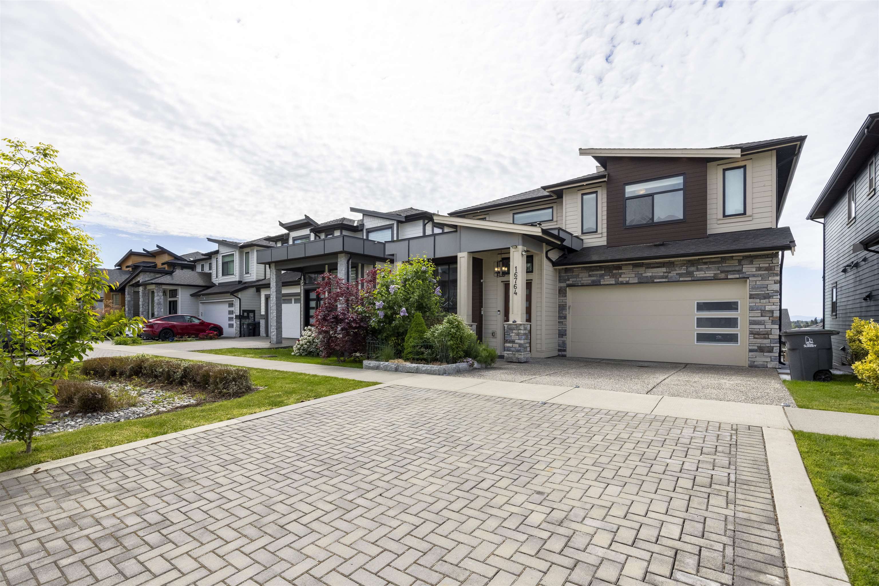 16a Avenue, Surrey, BC V3Z 0T3