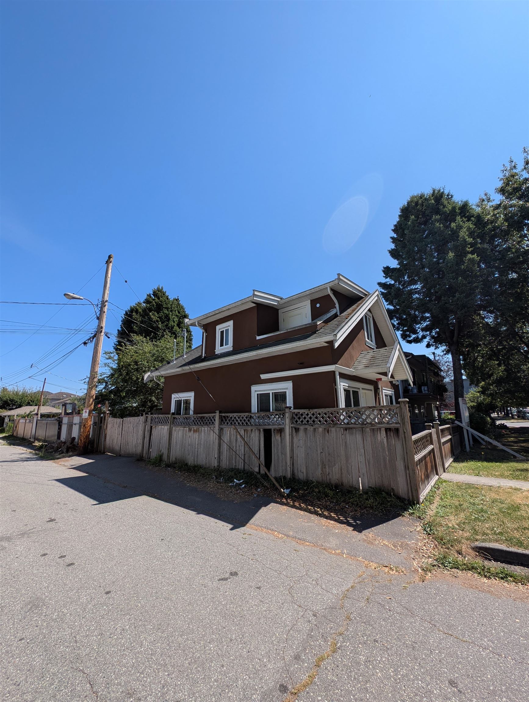 6388 Elliott Street, Vancouver, BC V5S 2M4