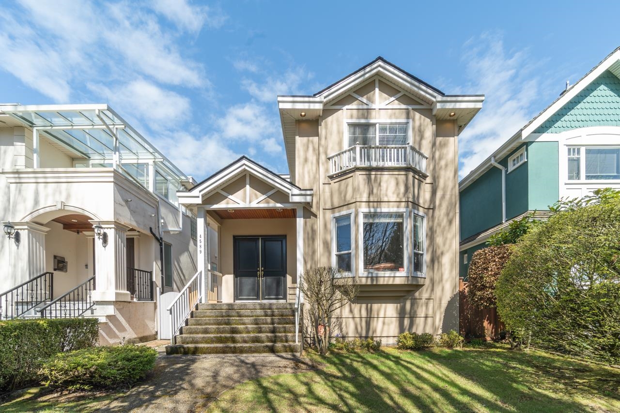 4589 West 9th Avenue, Vancouver, BC V6R 2E2