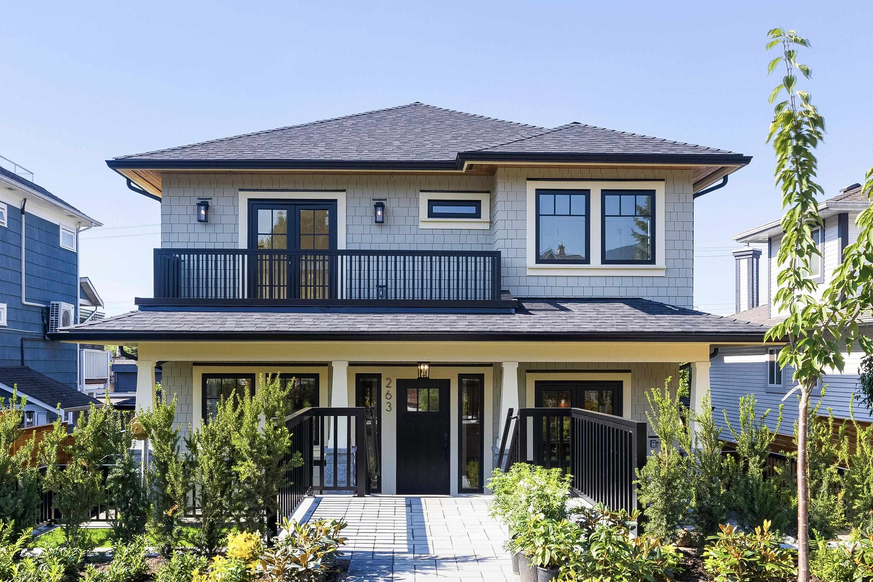 263 6th Street West, North Vancouver, BC V7M 1K7