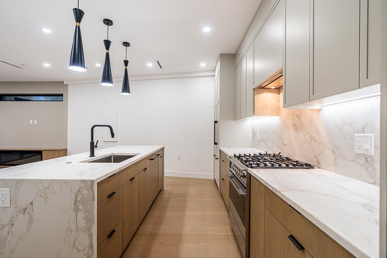 2282 East 8th Avenue #1, Vancouver, BC V5N 1V5