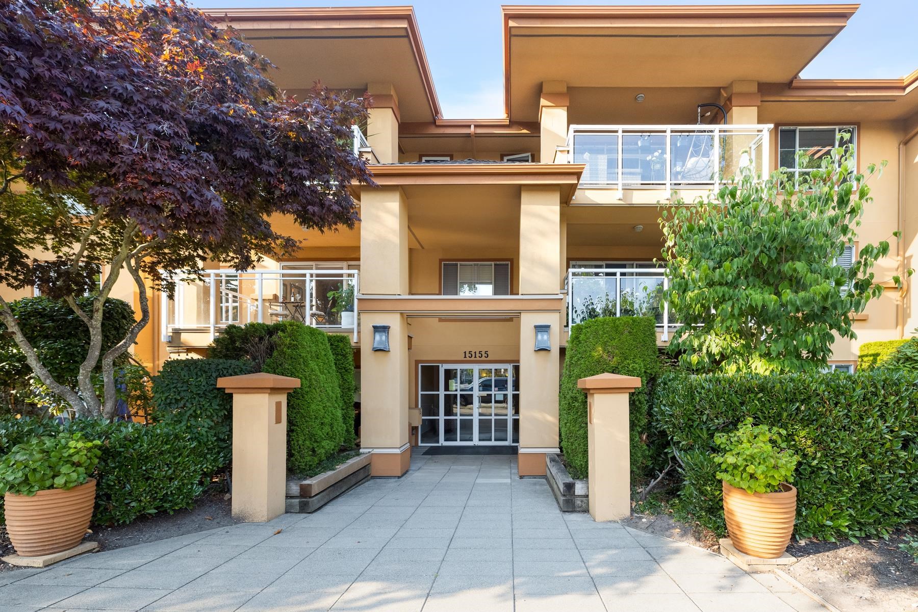 15155 22 Avenue #210, Surrey, BC V4A 9T4
