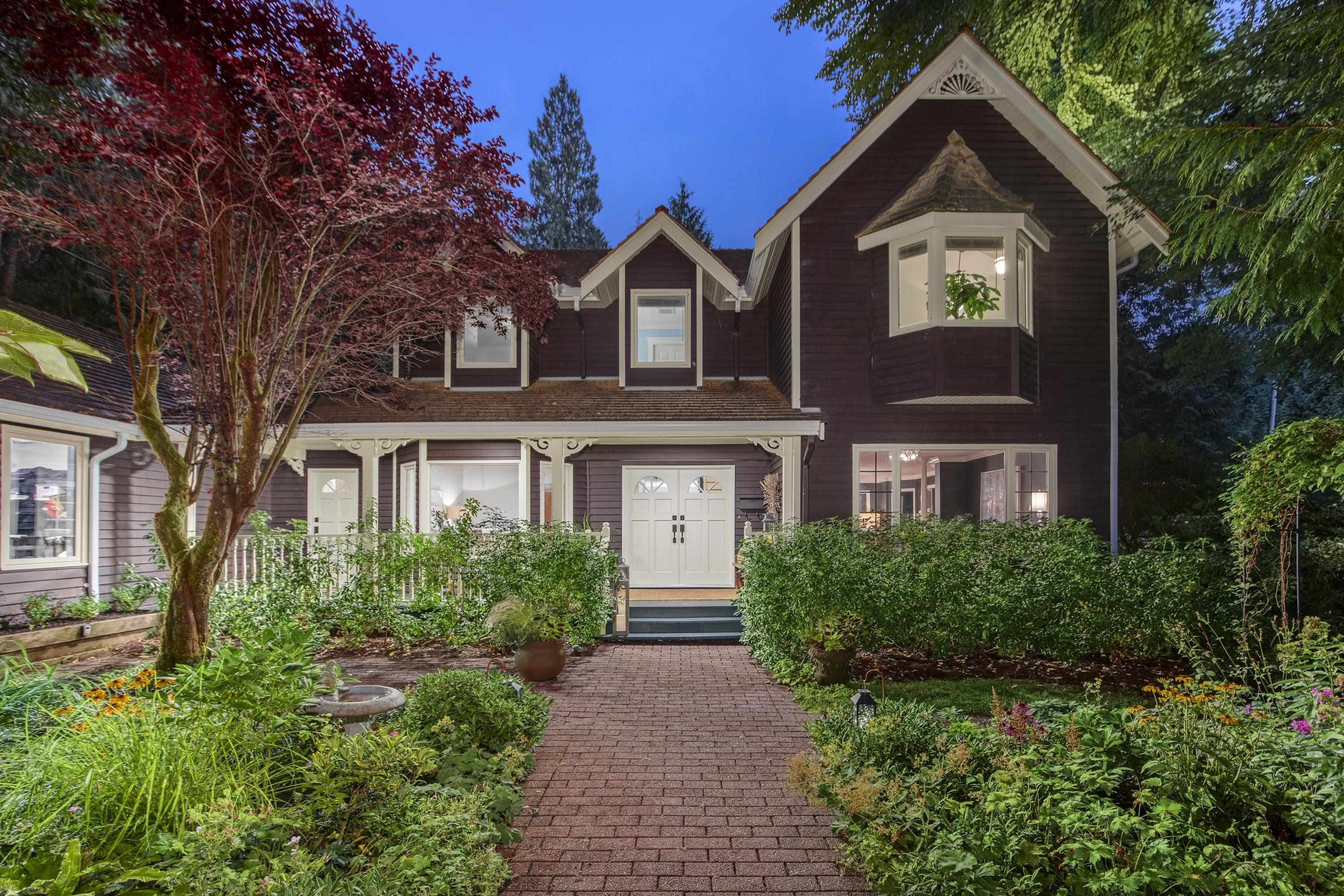 5797 Westport Road, West Vancouver, BC V7W 3A4