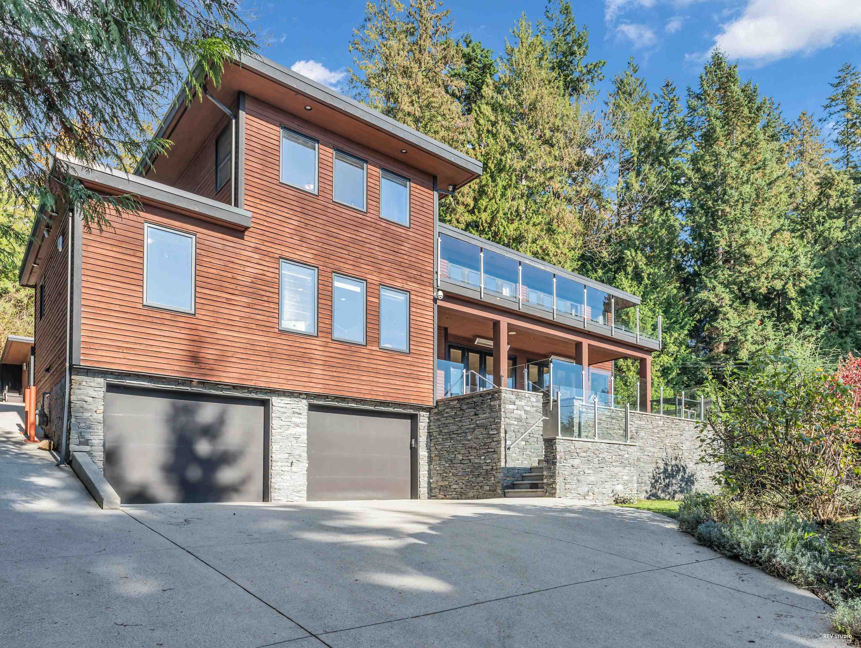 4742 Caulfeild Drive, West Vancouver, BC V7W 1G5