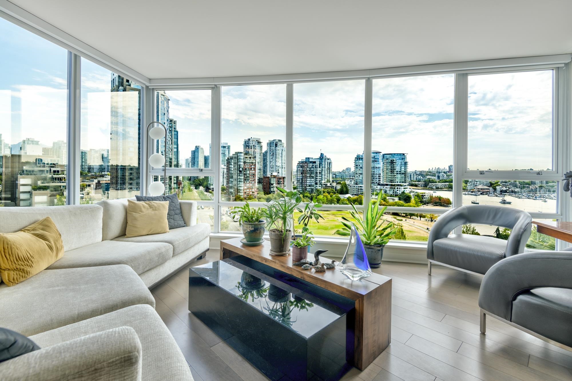 1507-1408 Strathmore Mews #1207, Vancouver, BC V6Z 3A9