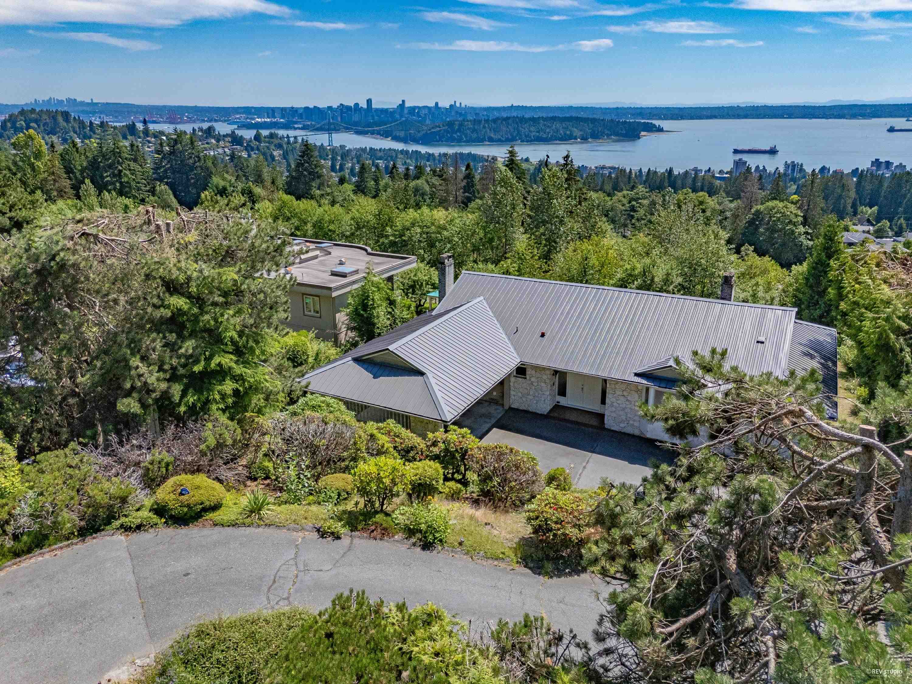 1368 Tyrol Road, West Vancouver, BC V7S 2L6
