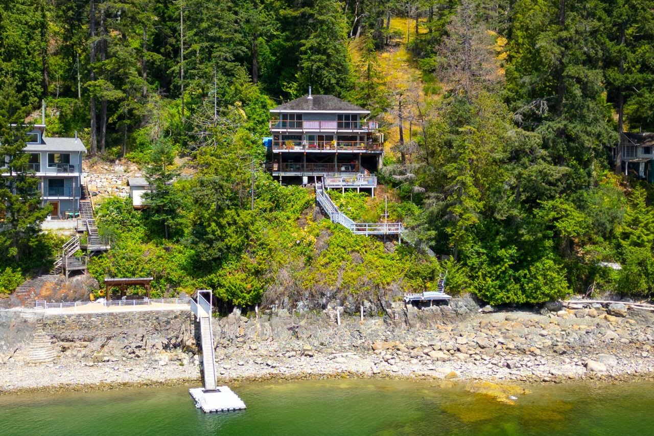 345 David Road, Bowen Island, BC V0N 1G1