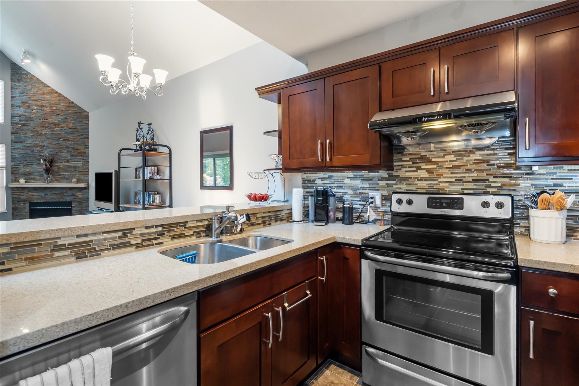7465 Sandborne Avenue #307, Burnaby, BC V3N 4W7