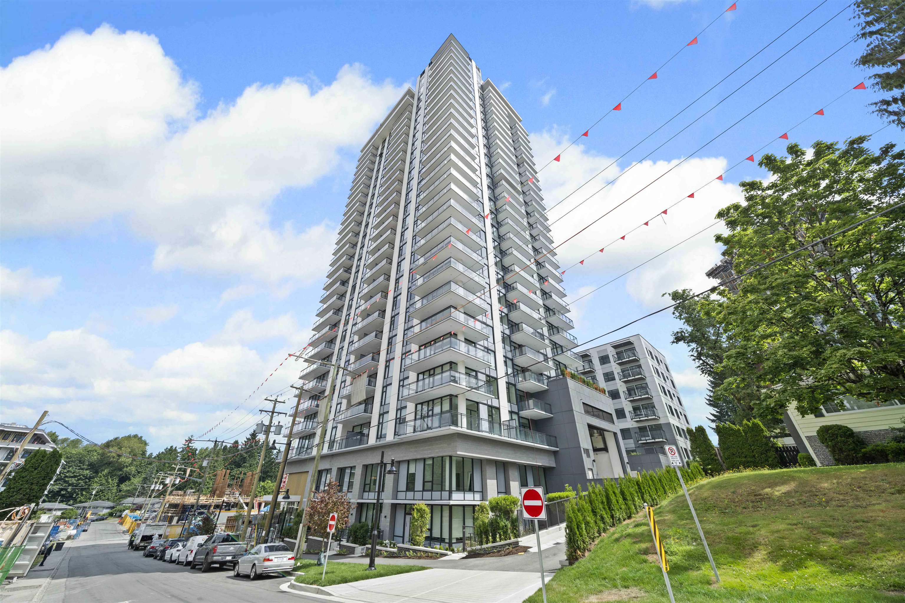 626 Claremont Street #906, Coquitlam, BC V3J 3T4