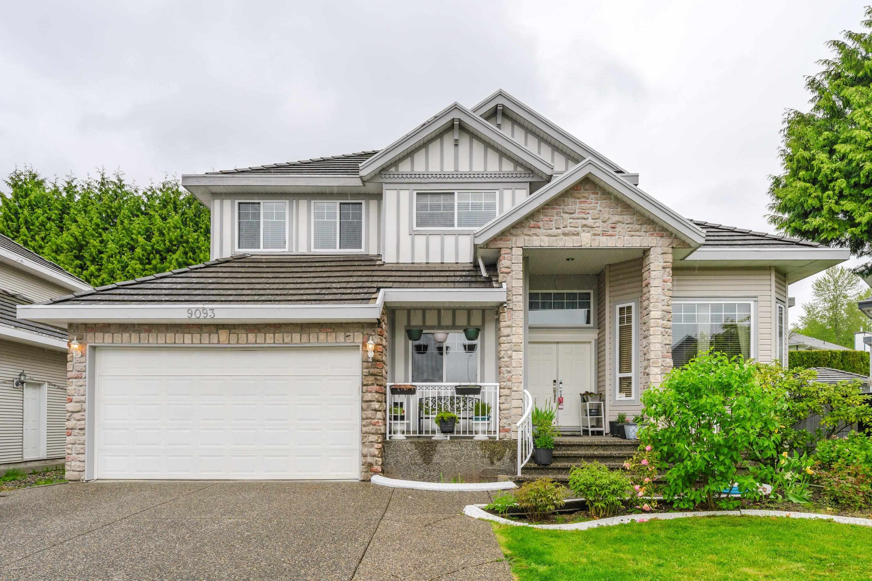 141b Street, Surrey, BC V3V 8E2