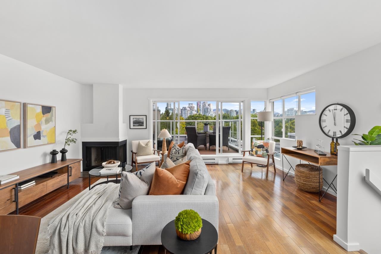 2220 Spruce Street, Vancouver, BC V6H 2P3
