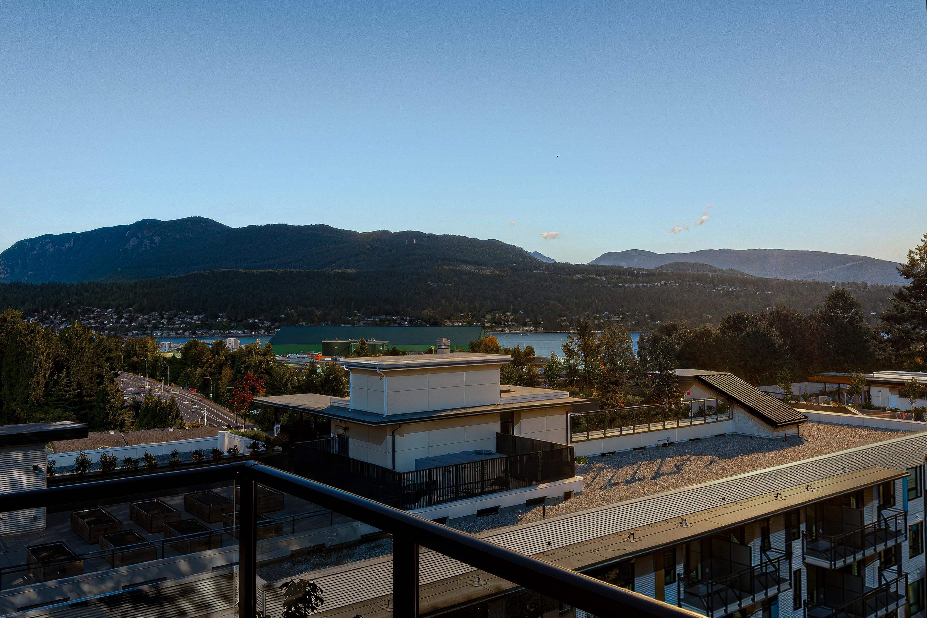 2002 St George St #406, Port Moody, BC V3H 0N4