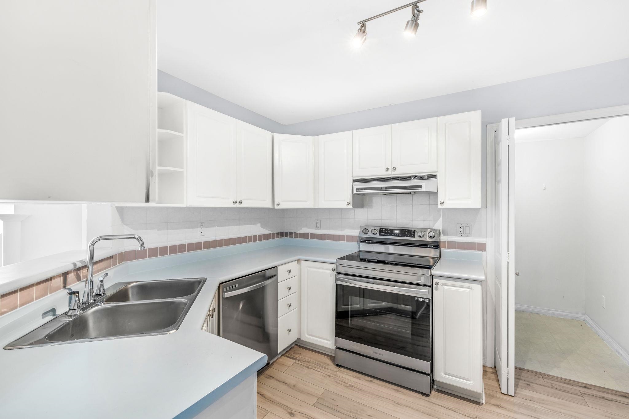 7151 121 Street #212, Surrey, BC V3W 0E7