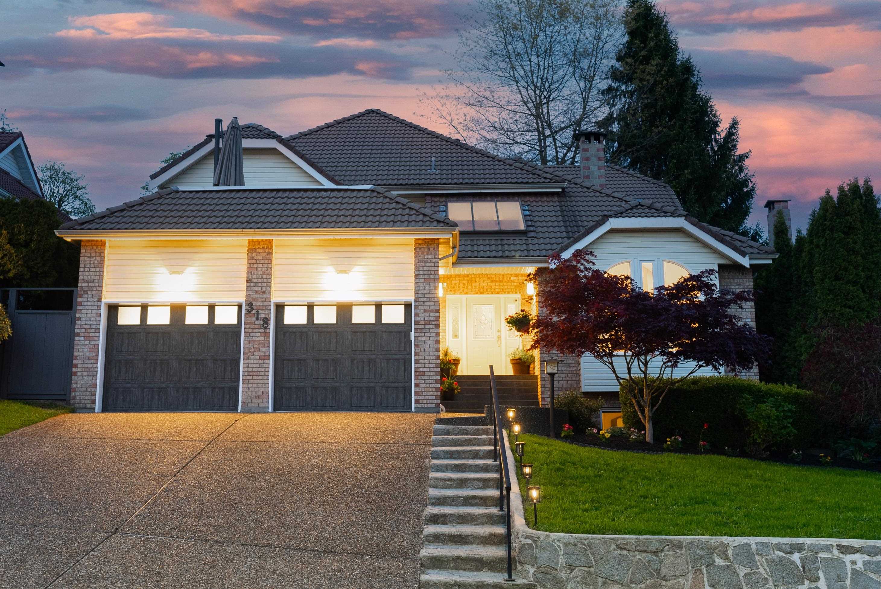 318 Roche Point Drive, North Vancouver, BC V7G 2M2