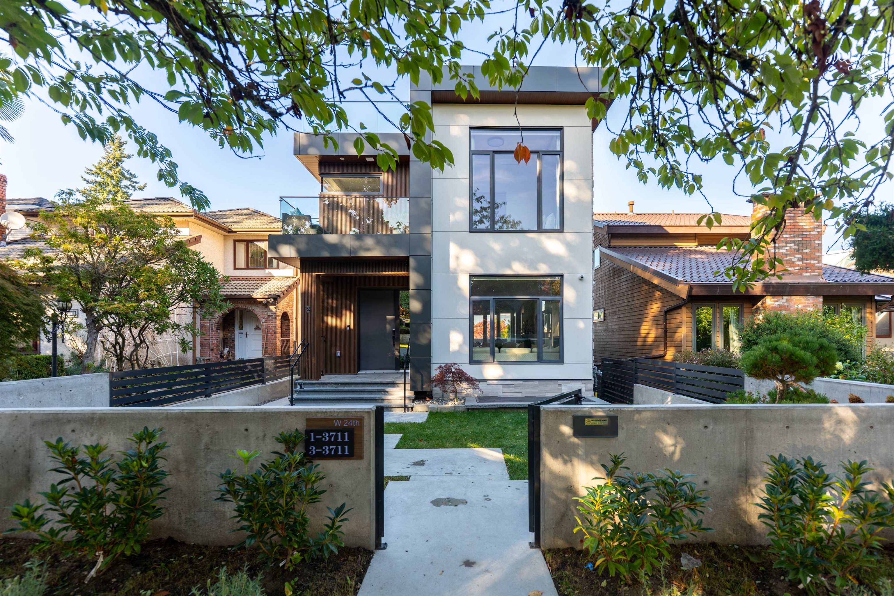 3711 West 24th Avenue, Vancouver, BC V6S 1L7