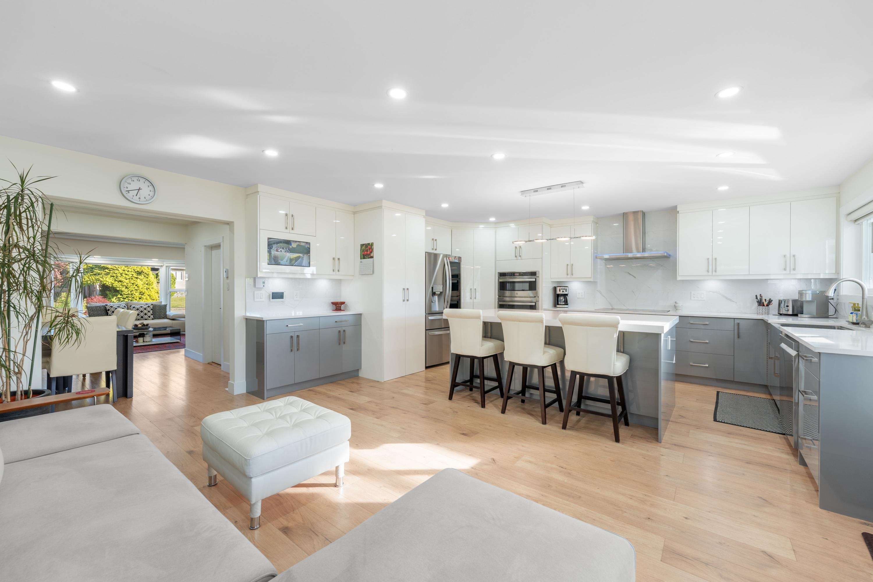11th Avenue, Burnaby, BC V3N 2P9